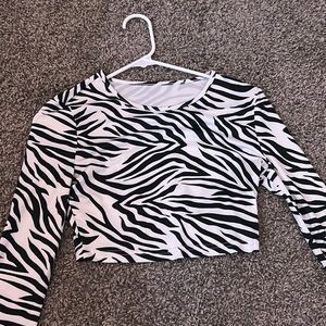 zebra pront long sleeve crop top